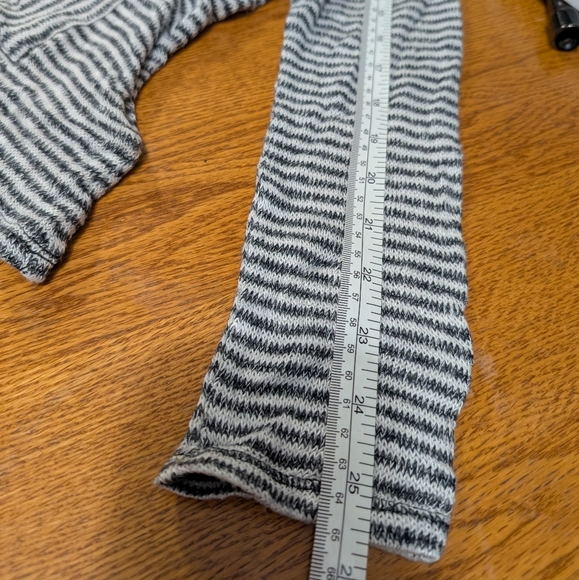 Knit Long Sleeve Striped Top S (T12) - Picture 7 of 13